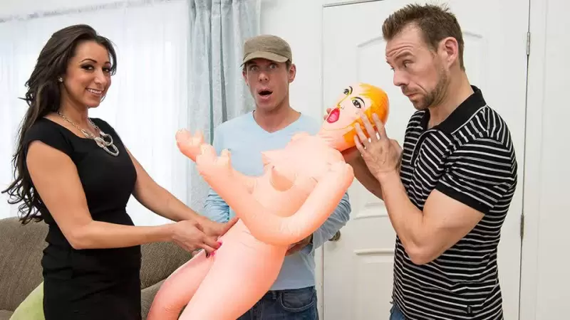  كايليين هي دميتهم الجنسية الشخصية - افلام سكس 