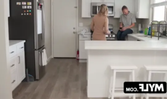 سكس امهات مترجم - الابن المكبوت جنسيا 