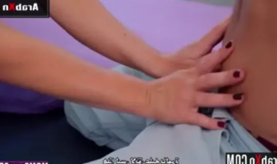 كريسي لين وتعليم اليوغا الساخن مع ابنتها سكس امهات مترجم