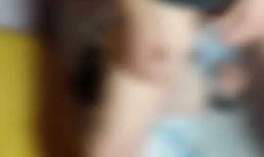 مصرية تستدعي صديق ابنها لينيكها وقت ما زوجها فالشغل