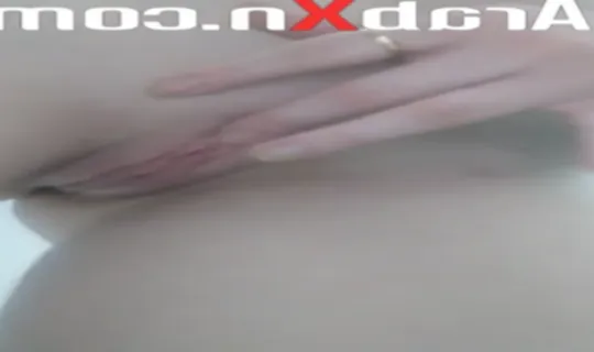 مصرية ساخنة تحك كسها للاجانب مقابل المال