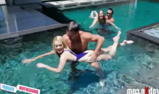 نيك بنات ساخنات في المسبح - سكس عائلي جماعي