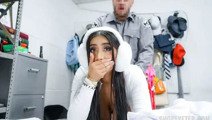 سكس Violet Myers - سرقة تتحول لنيك مثير