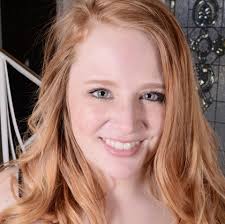 Lucy Foxx - ممثل سكس