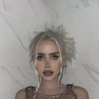 Naomi Woods - ممثل سكس